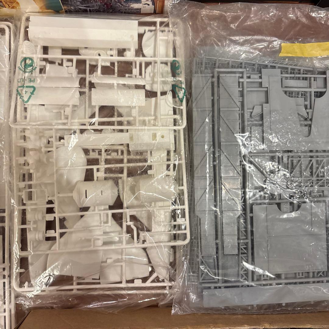 【未組立セット】スペースシャトル　打ち上げ発射台　アルマゲドン　プラモデル