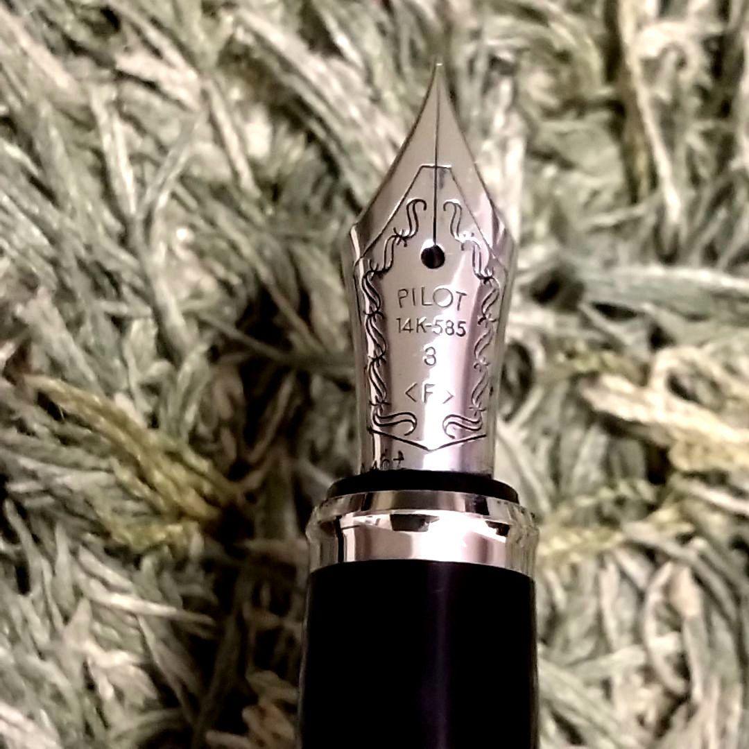 【美品】パイロット 万年筆 レガンス89s レッド Fニブ