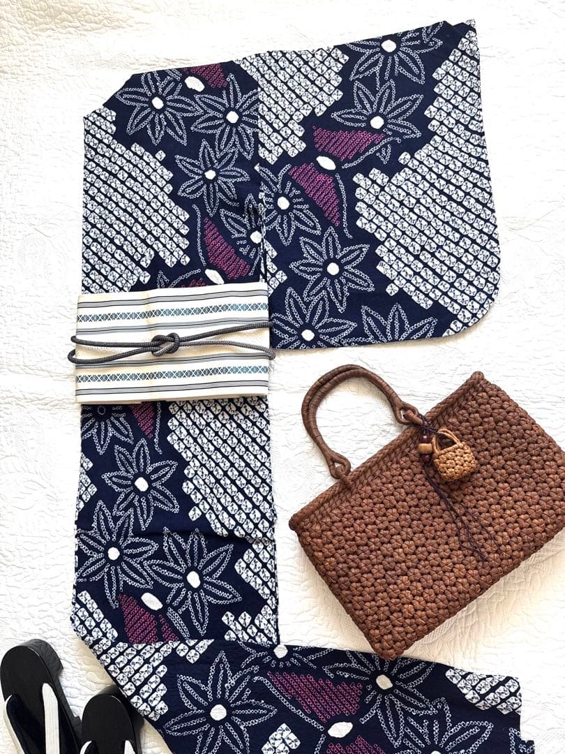 16時まで◆粋な大人の浴衣 ◆ 有松絞り 舞蝶文 仕立の大変上質な逸品 晩夏