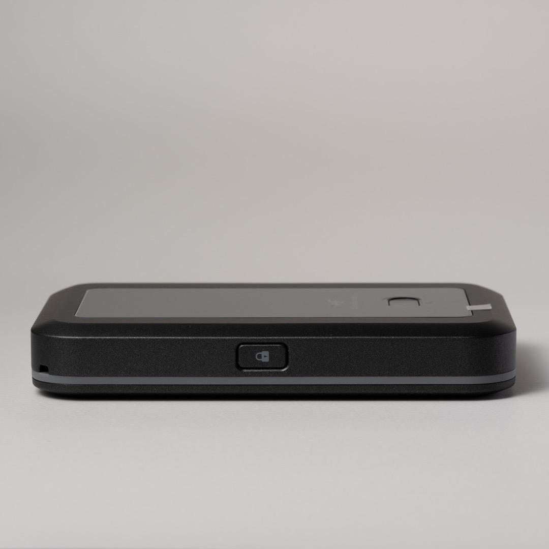 【極美品】+F FS050W 5Gモバイルルーター