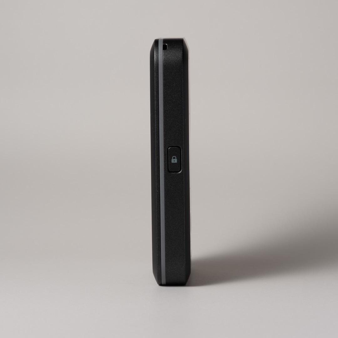 【極美品】+F FS050W 5Gモバイルルーター