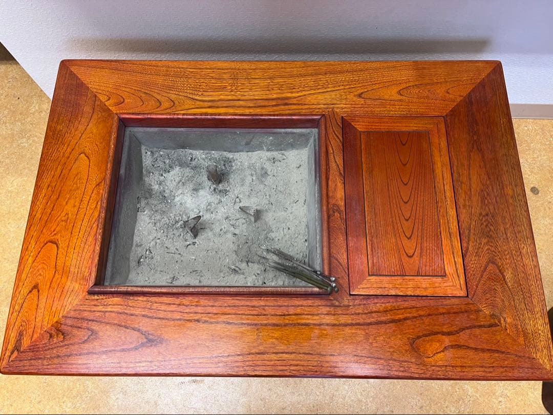 昭和レトロ　囲炉裏　座卓　引き出し付き　灰付き　五徳付き　火箸付き