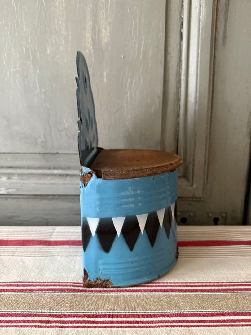 フランスアンティーク　ブルーのホーローのSEL缶