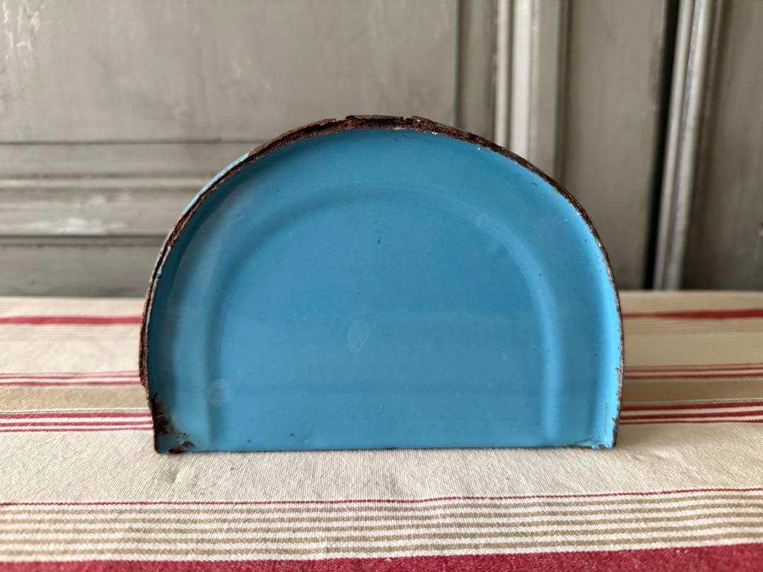 フランスアンティーク　ブルーのホーローのSEL缶