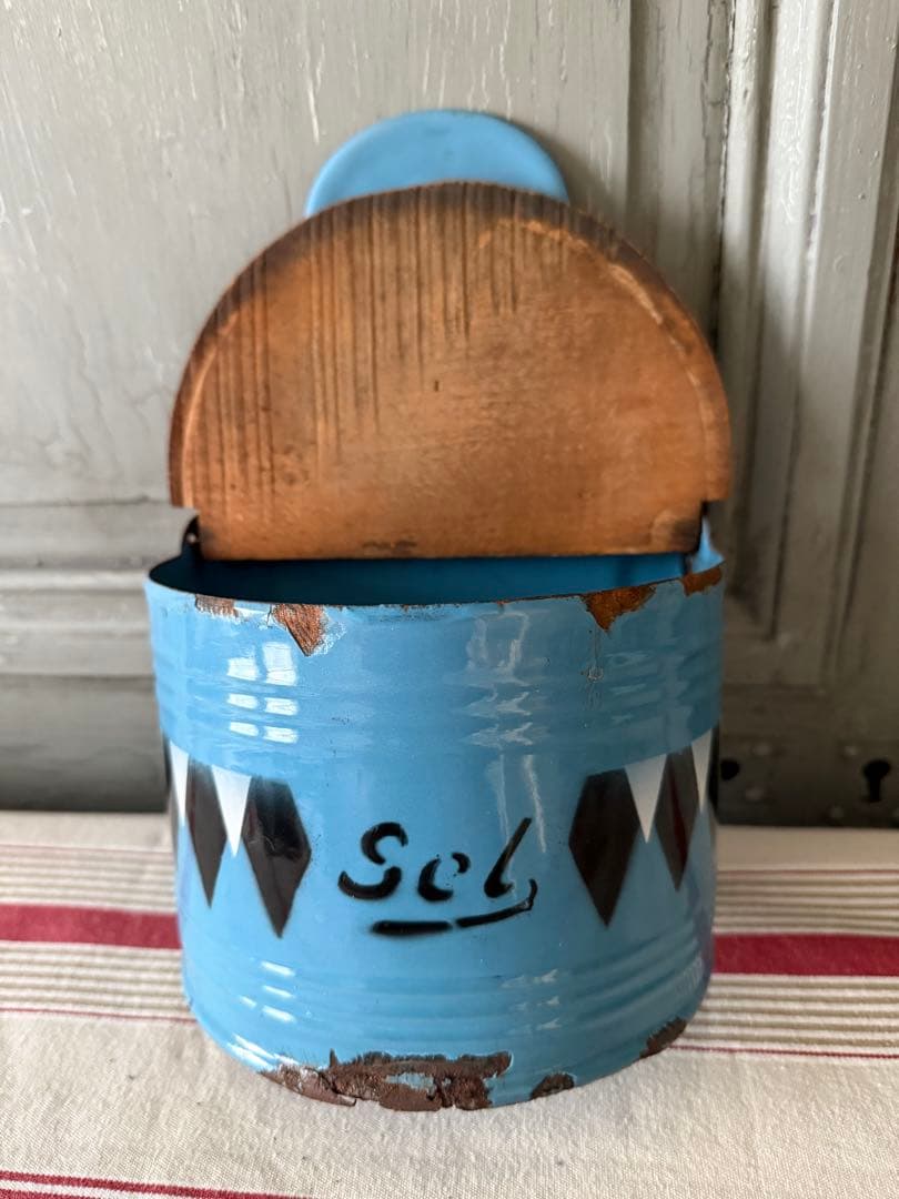 フランスアンティーク　ブルーのホーローのSEL缶