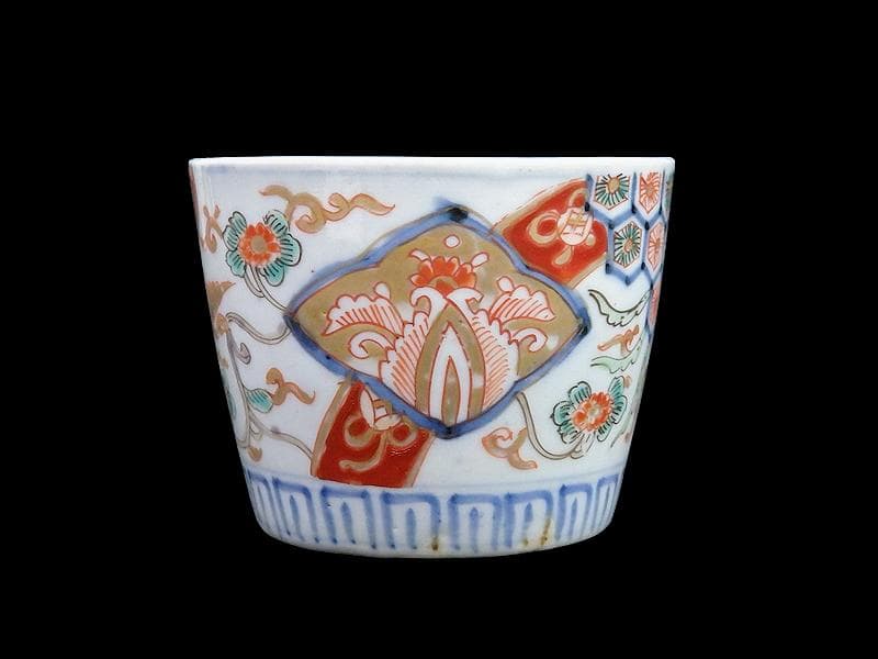 古伊万里　花に七宝紋　菊花四方襷紋に鳳凰の図　蕎麦猪口　E209AS-CXg