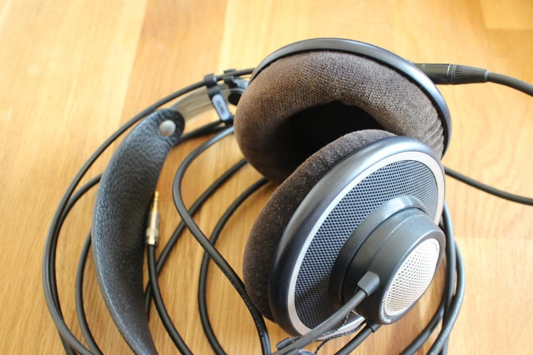 ヘッドホン AKG K702