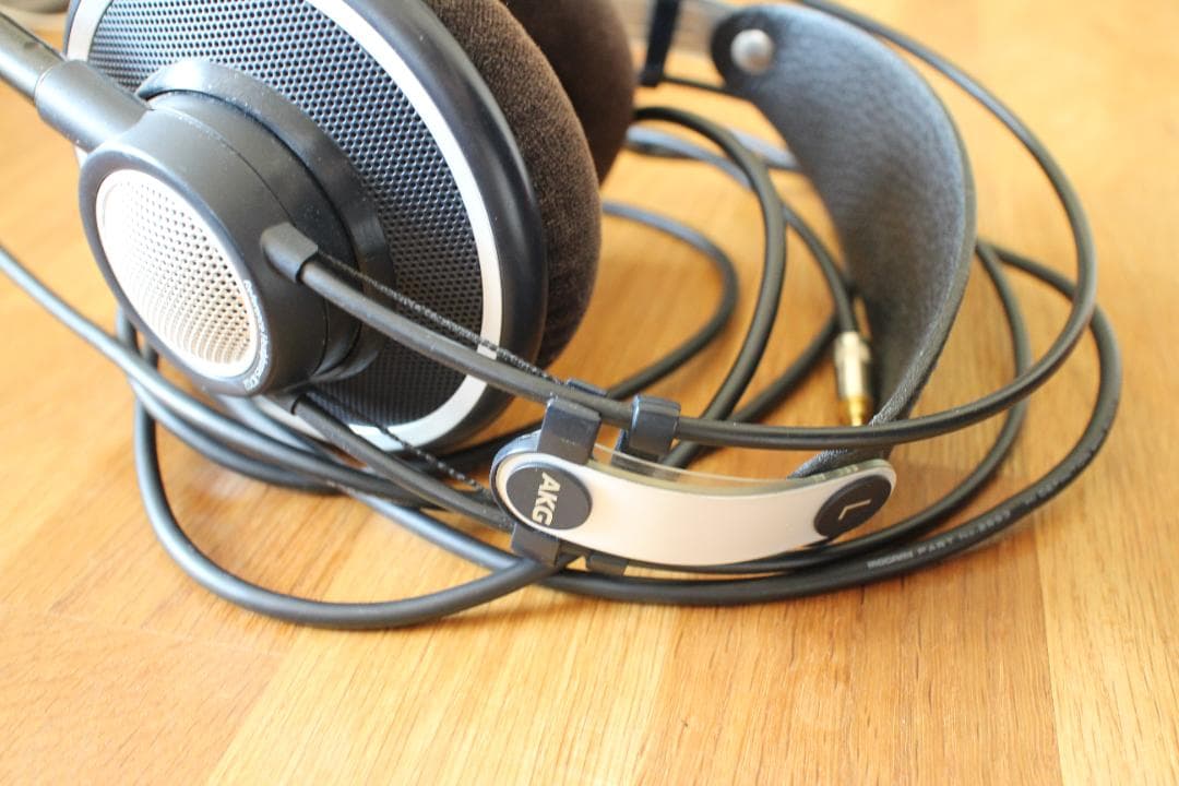 ヘッドホン AKG K702