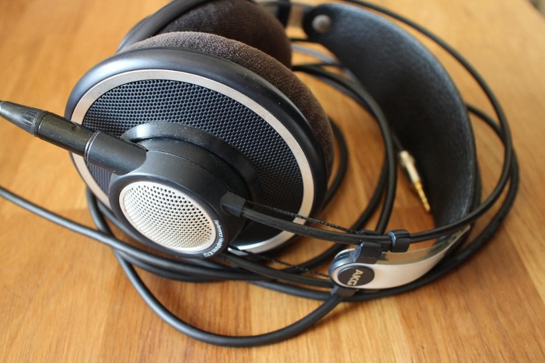ヘッドホン AKG K702