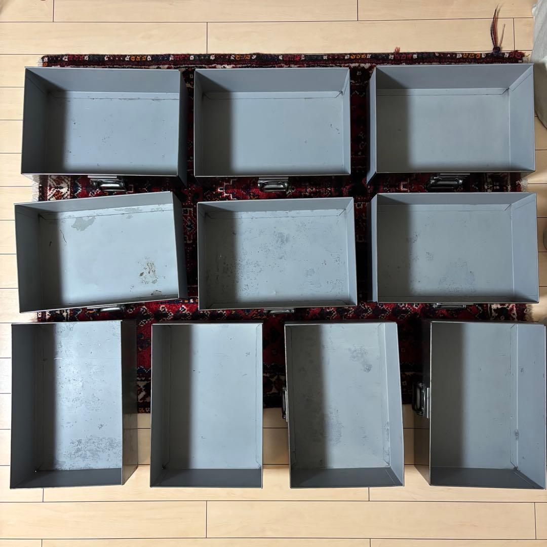 vintage インダストリアル　スチールキャビネット