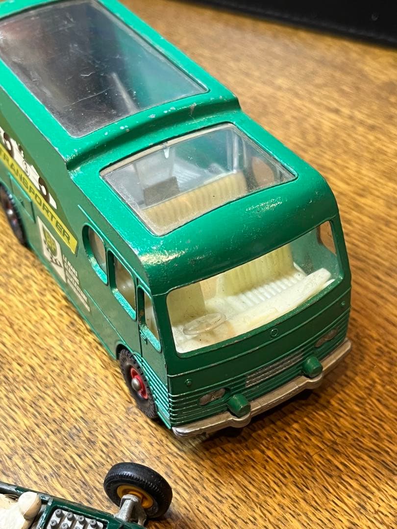 マッチボックス　レーシングカートランスポーター