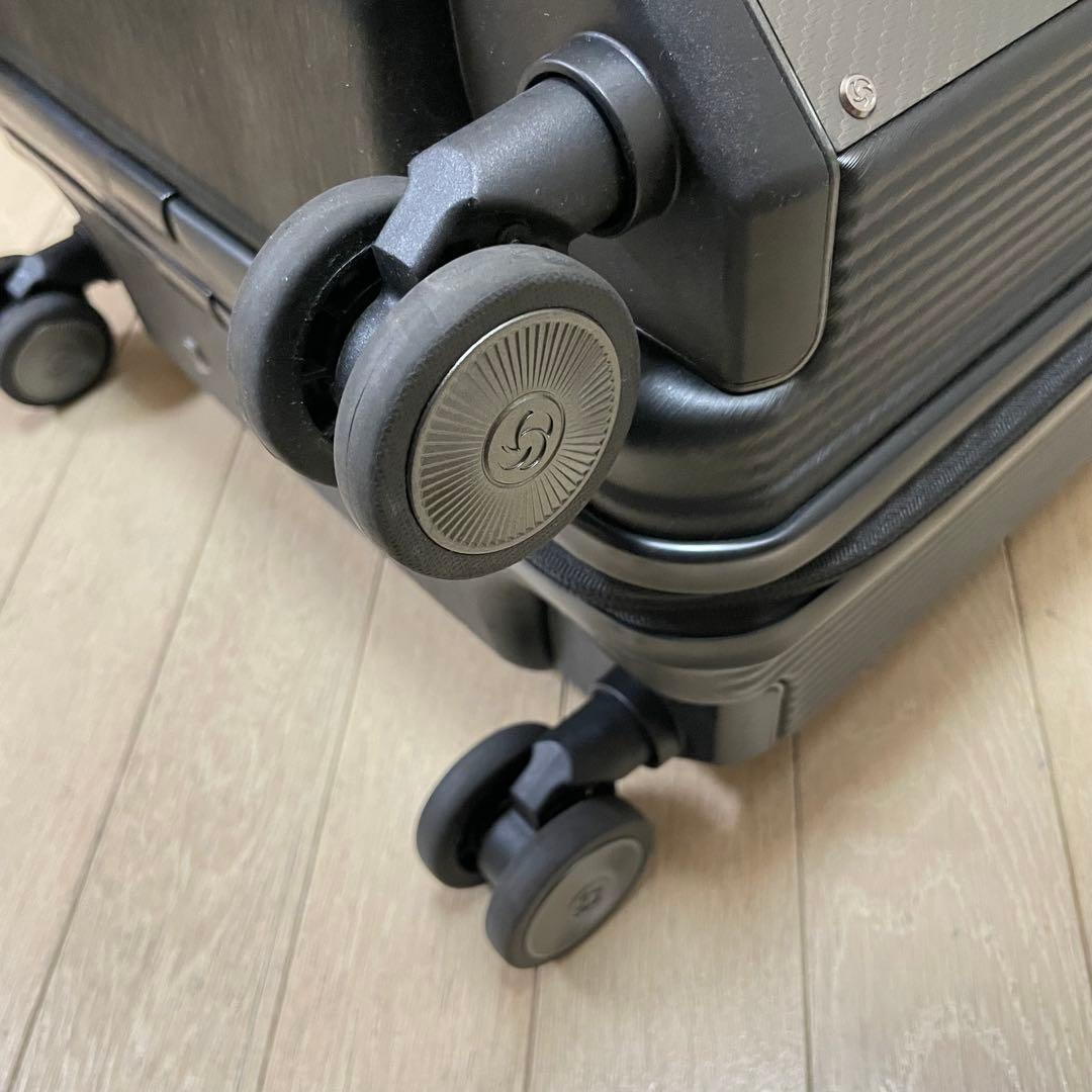 デメキン　サムソナイト　ブラックレーベル　4輪　キャリーケース　ファントム