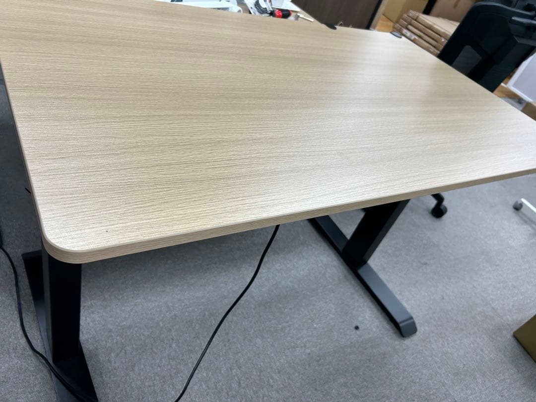 田中太郎です。山善　電動デスクテーブル