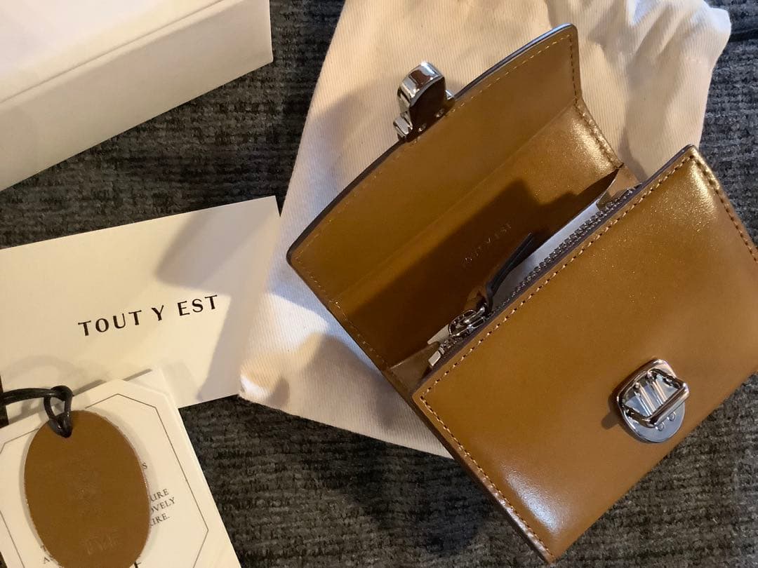 TOUT Y EST トゥティエ　ケース　財布　韓国