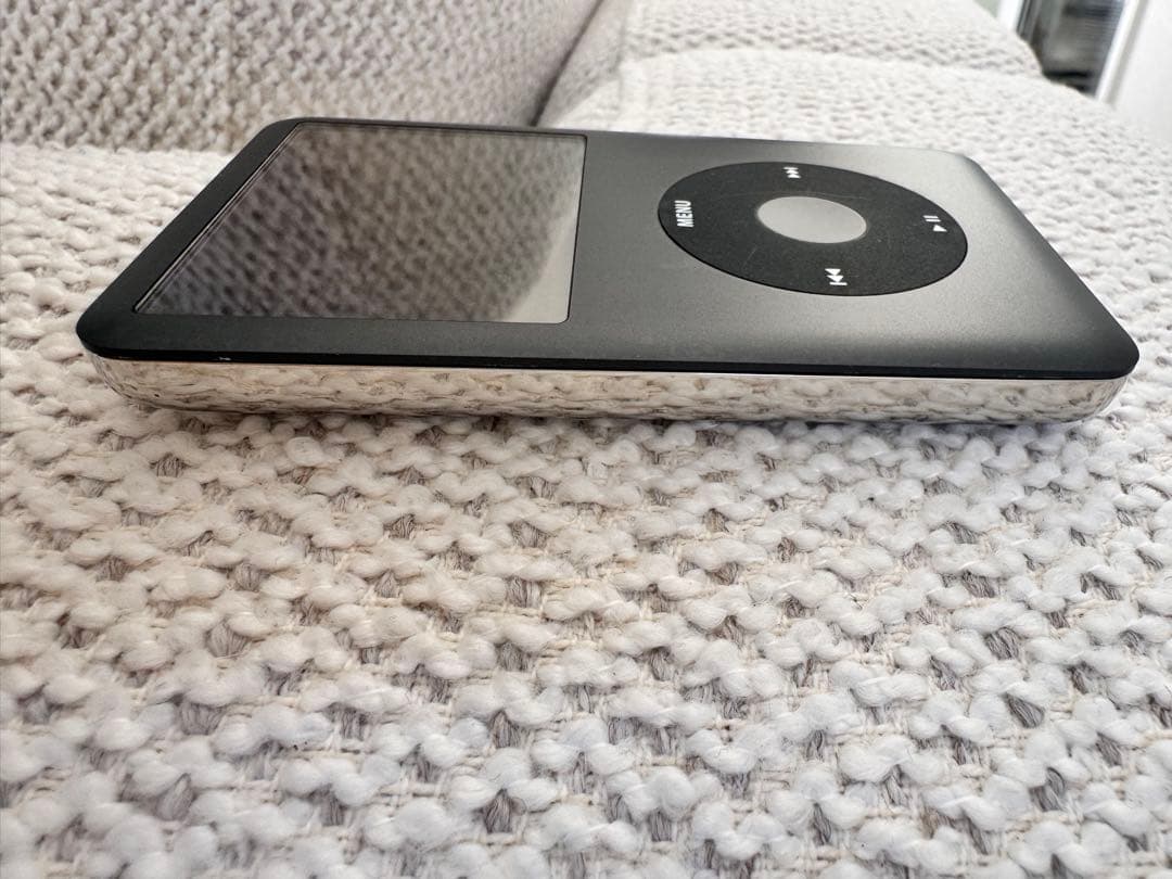 【極美品】iPod classic 第6世代 160GBブラック 新品バッテリー