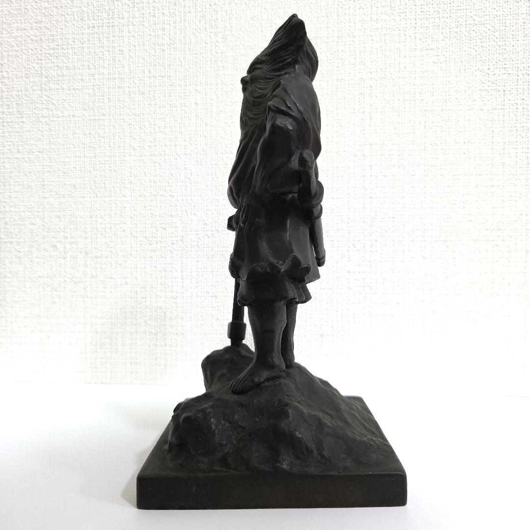 ブロンズ　古銅　アイヌ刀　シャクシャイン　アイヌ戦士　銅像