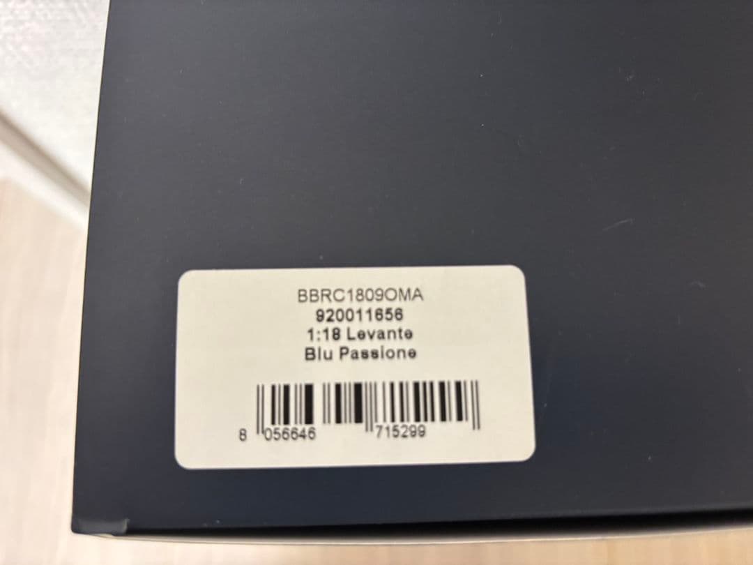 マセラティ　レヴァンテ ミニカー 1/18　ブルーパッシオーネ
