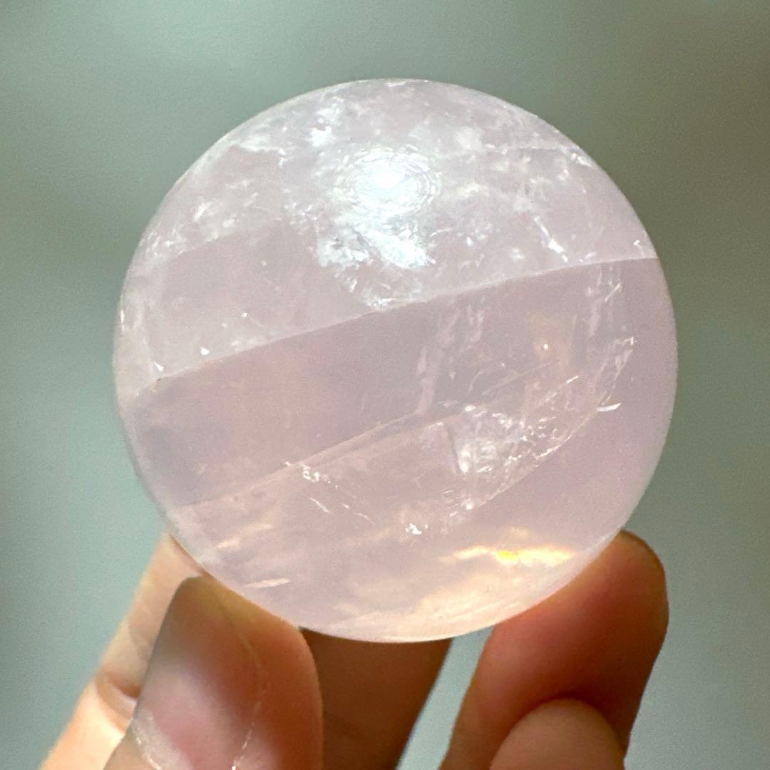 ローズクォーツ　虹　スフィア　4.0㎝　91.2 透明感　プリズム　レインボー