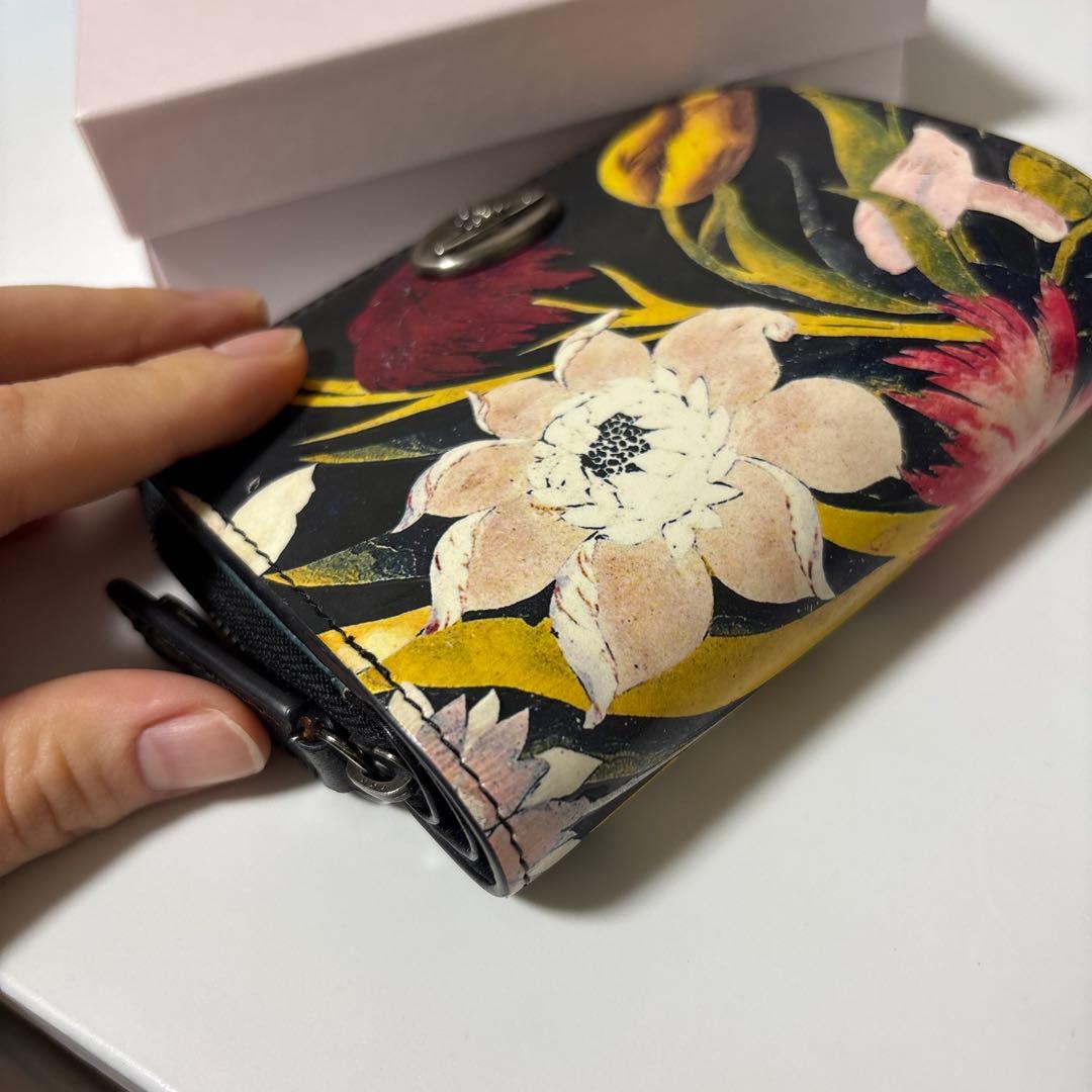 12/27取下。Vivienne Westwood 二つ折り財布 花柄 総柄
