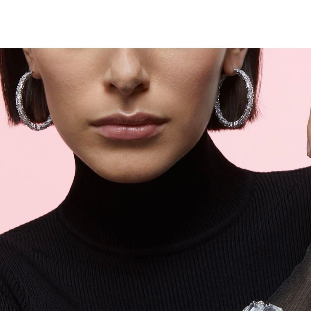 スワロフスキー　Ortyxトライアングルカット　フープピアス