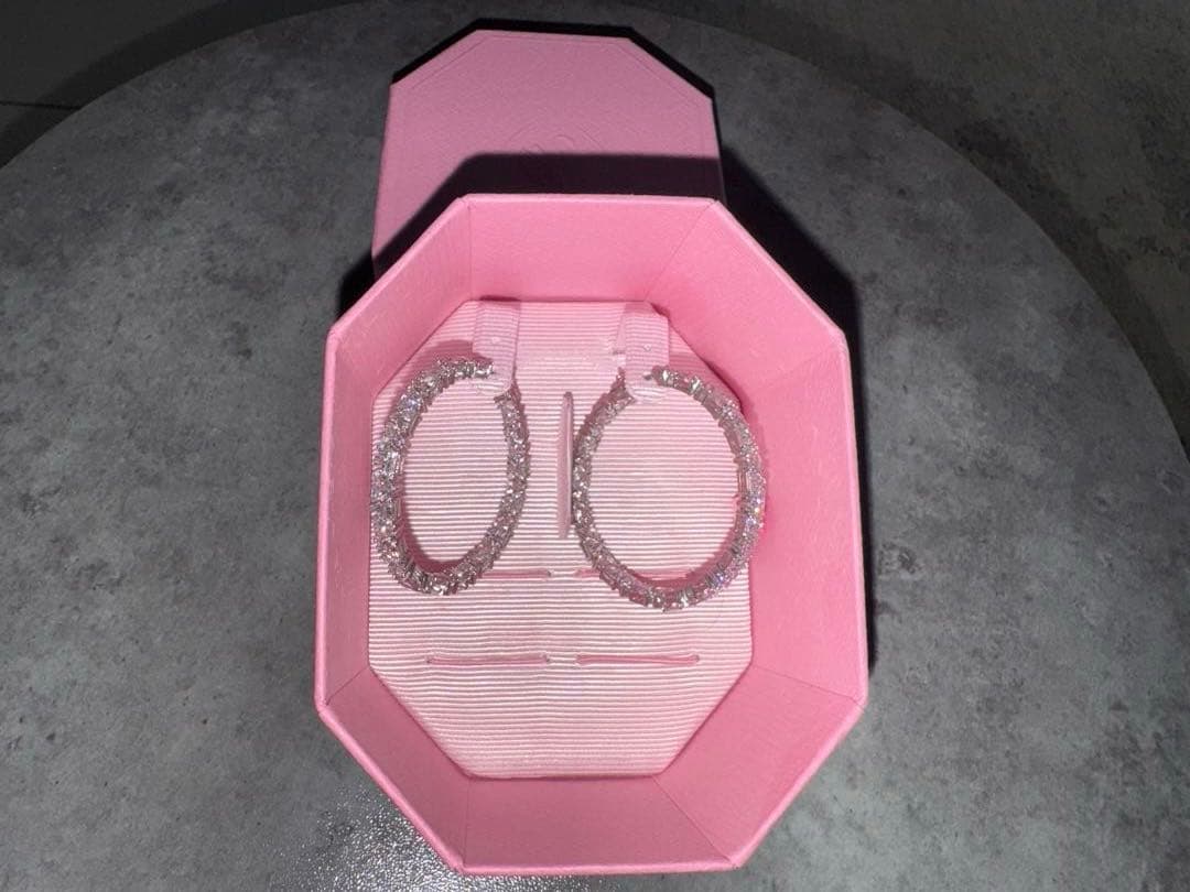 スワロフスキー　Ortyxトライアングルカット　フープピアス