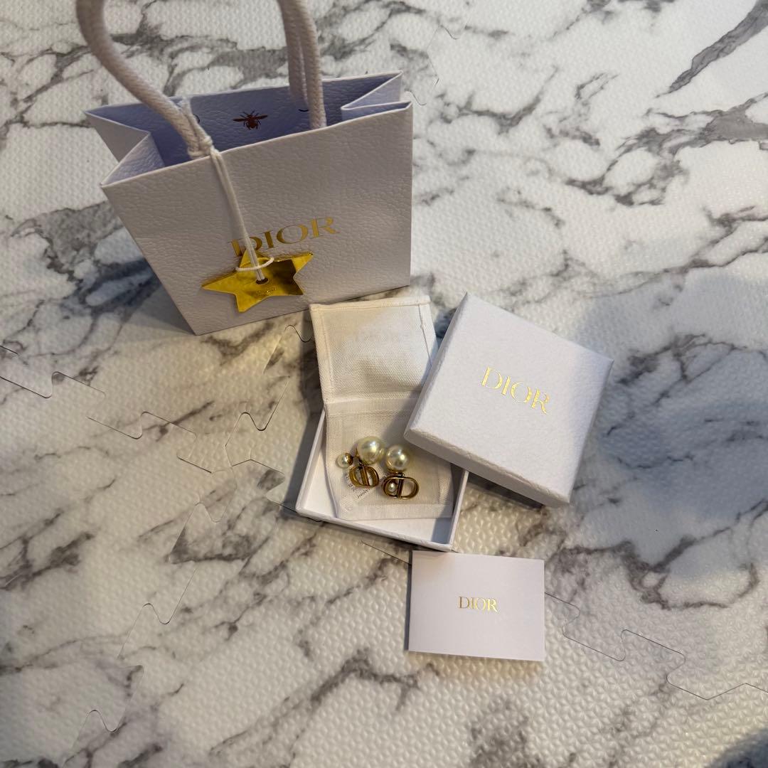 Dior パールピアス 即購入不可