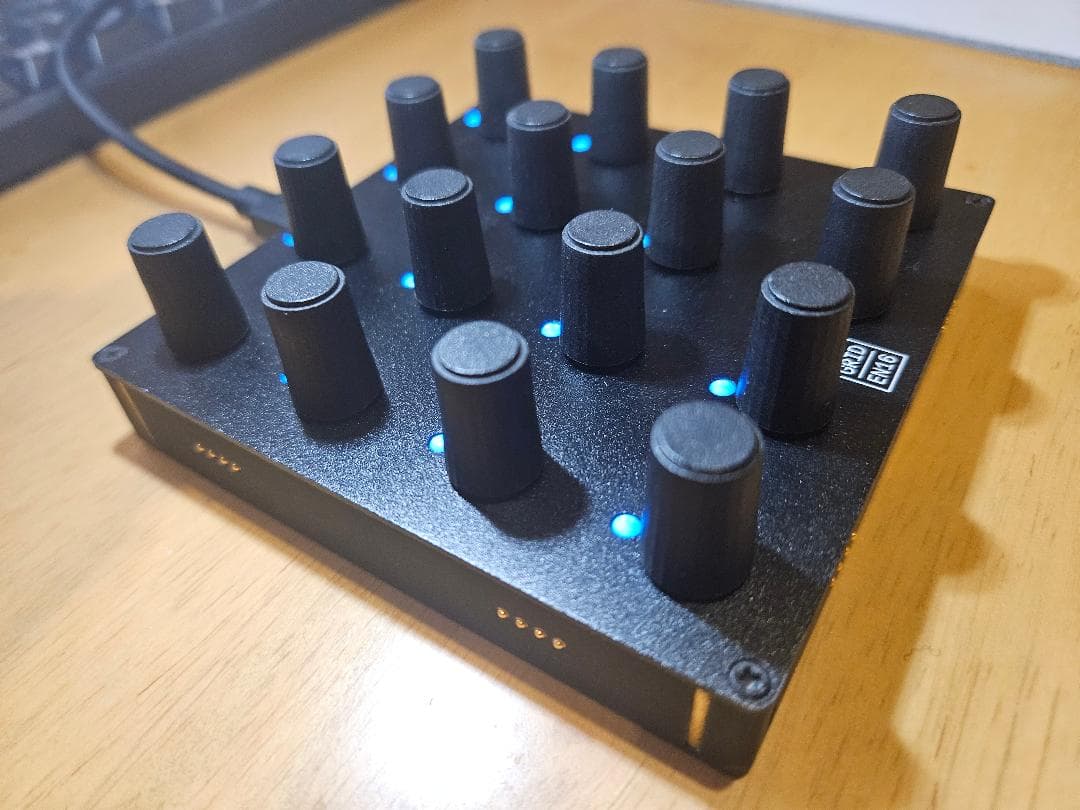 Intech Studio EN16 MIDIコントローラー