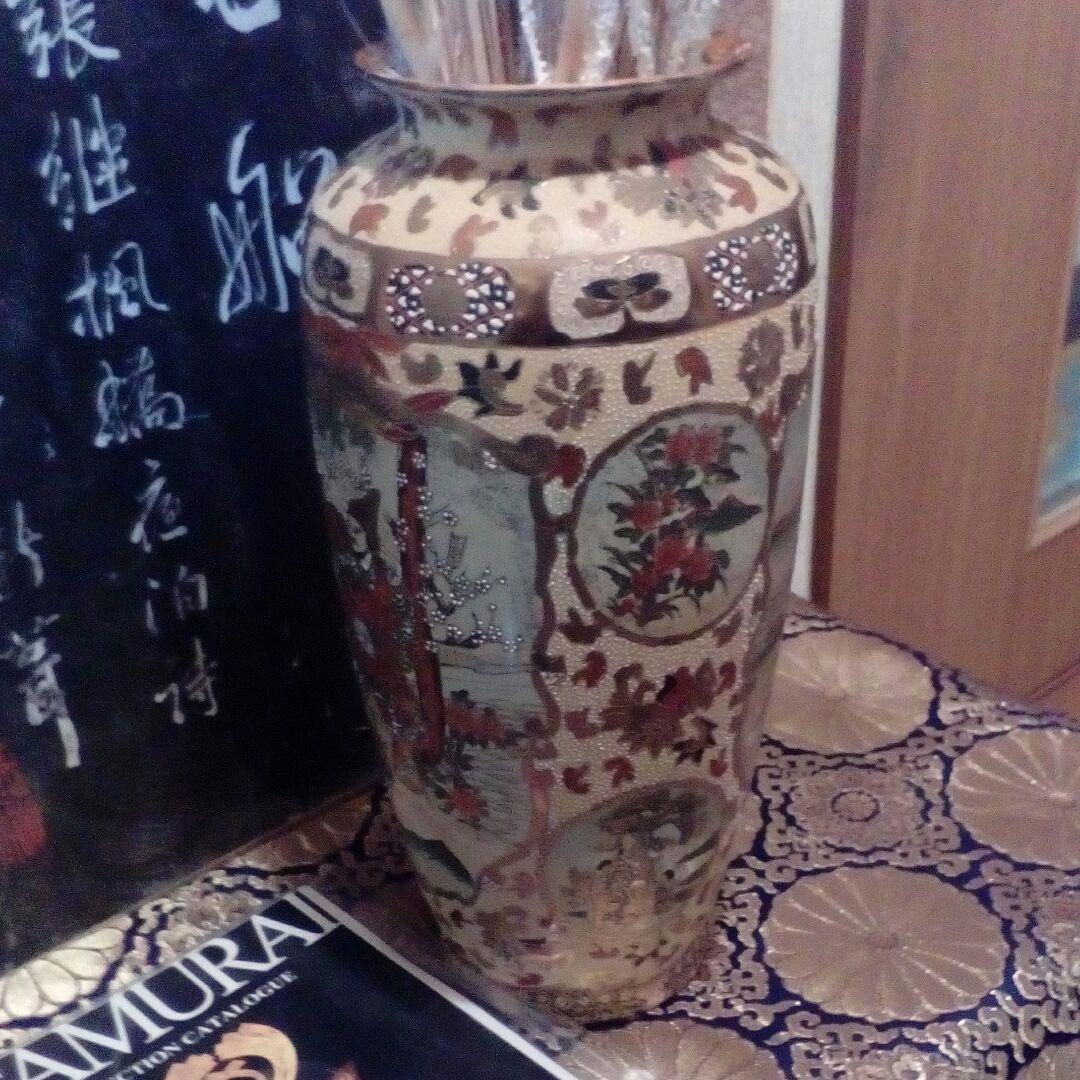 薩摩焼アンティーク武者合戦金彩盛上細密造形美時代丸に十字御家紋入古陶磁器