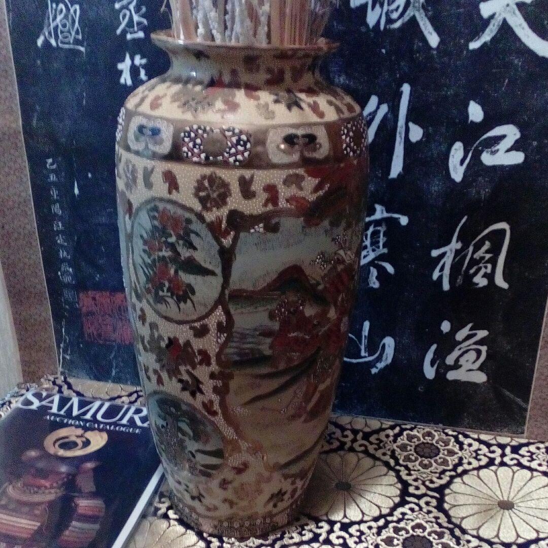 薩摩焼アンティーク武者合戦金彩盛上細密造形美時代丸に十字御家紋入古陶磁器