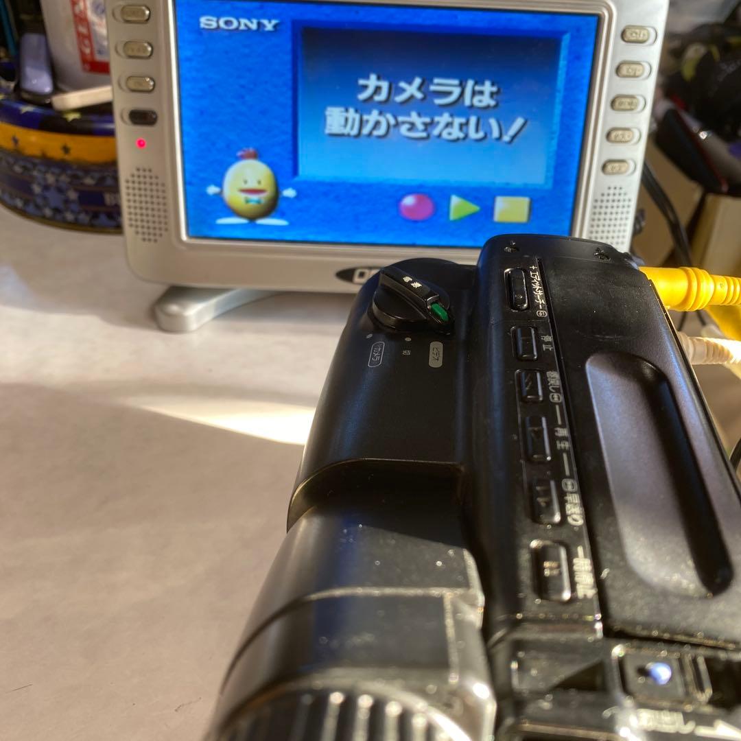 SONY Video8 ビデオカメラ　CCD-TR250 ①