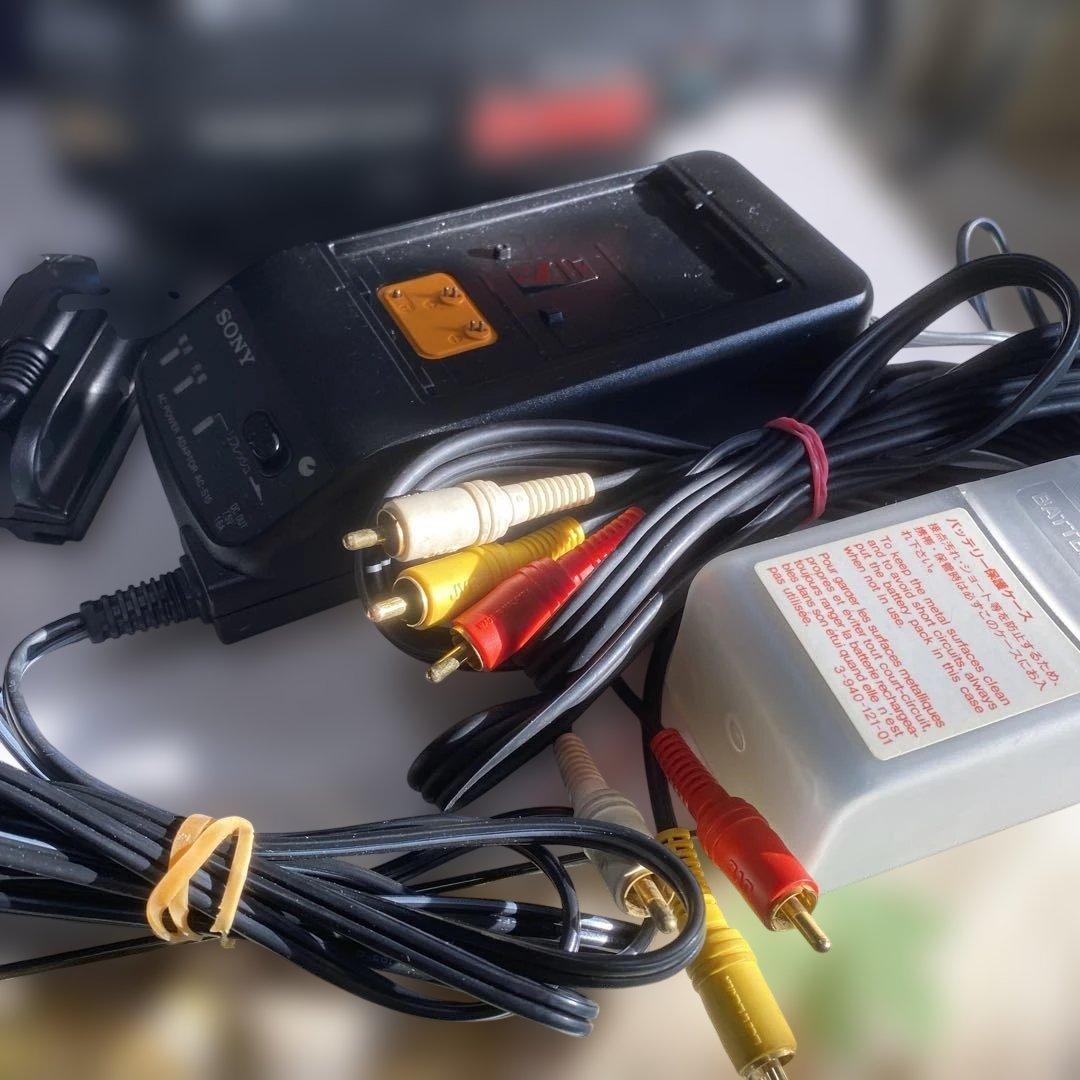 SONY Video8 ビデオカメラ　CCD-TR250 ①