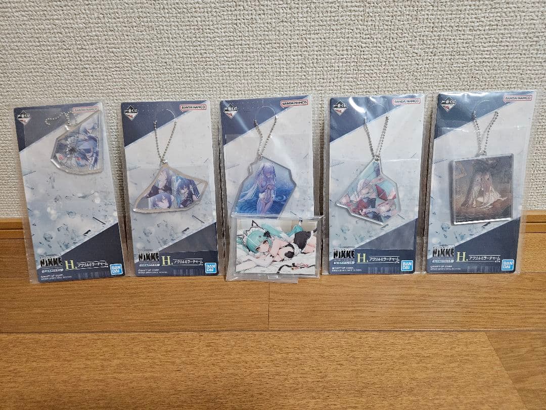 メガニケ 一番くじ ラストワン、A賞、B賞セット売り＋おまけ付き