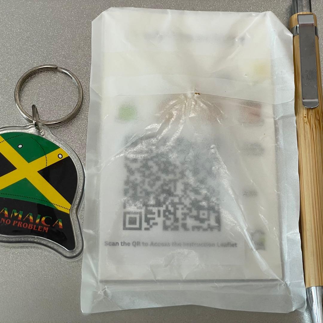 激レア❗️ジャマイカNFCピンバッチ、キーホルダー木製ペン、バッジ台紙は種入り❗️