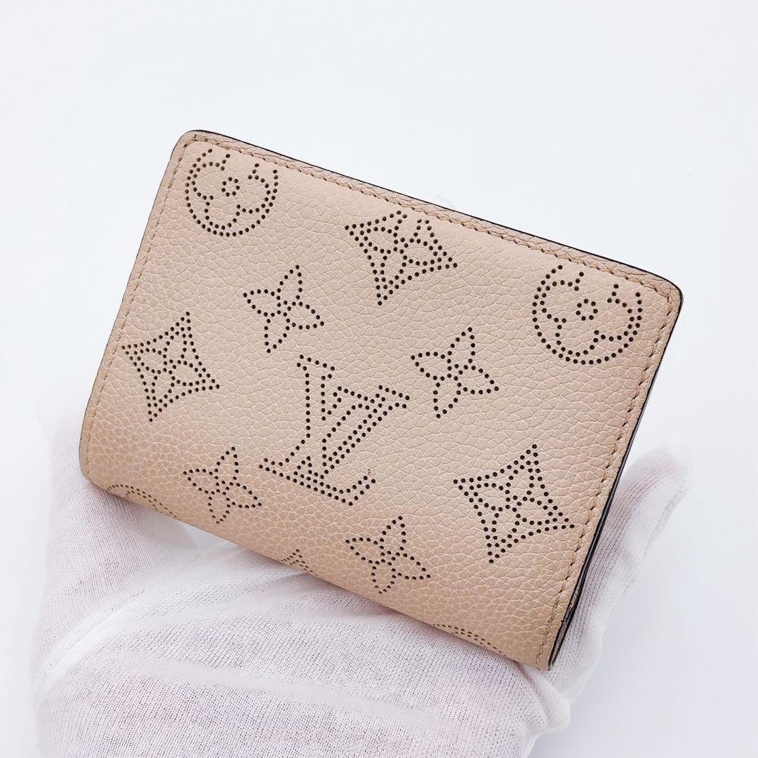 日本限定カラー★ルイヴィトン マヒナ クレア ピンクベージュ 二つ折り財布