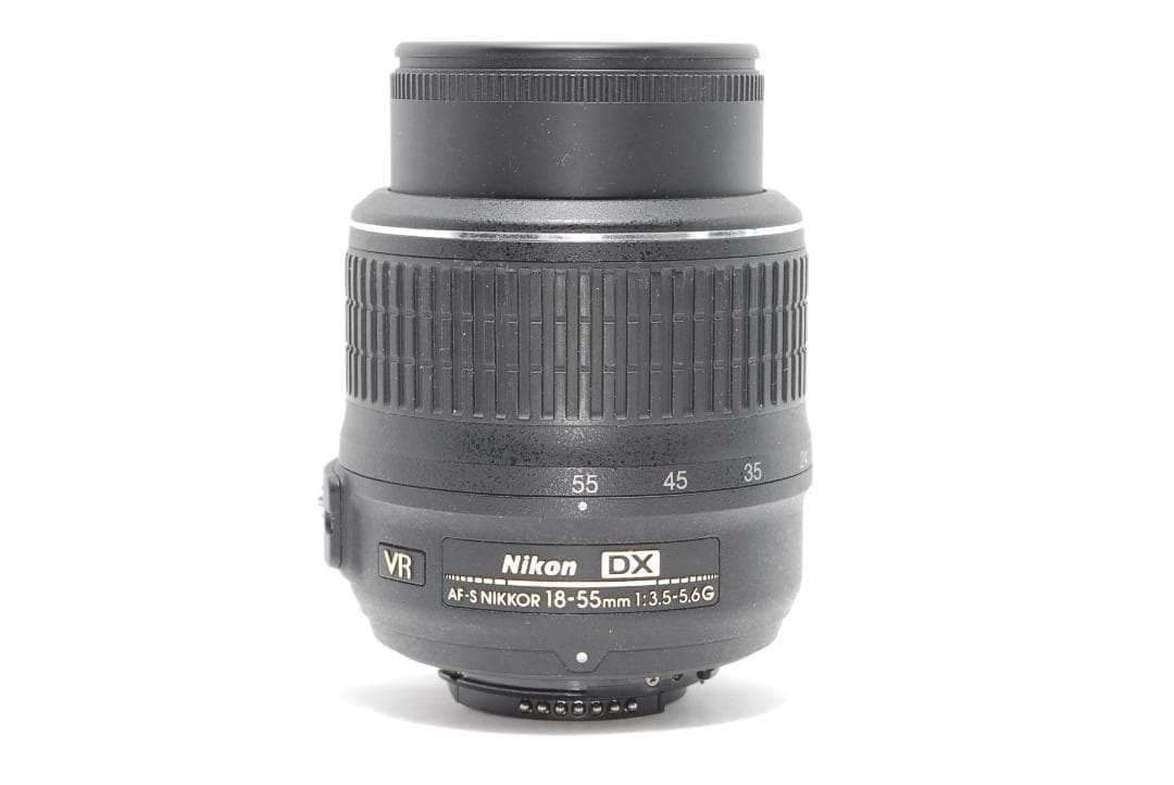 Nikon D3000　スマホ転送OK　安心の手振れ補正　一眼レフデビューに最適