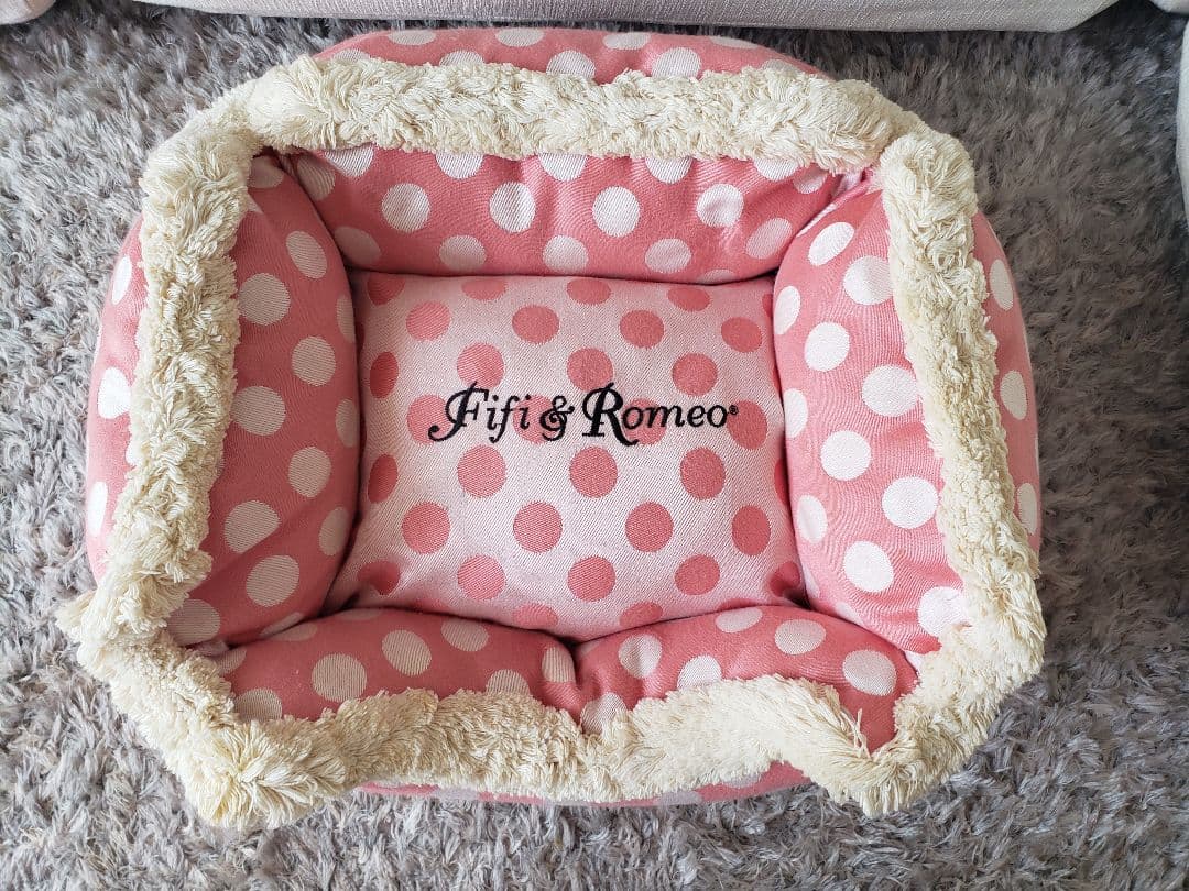 フィフィ＆ロメオ　カドラー　ベッド♡