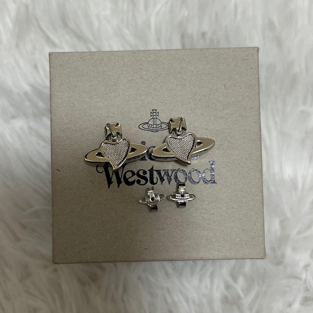 Vivienne Westwood ハート型ピアス