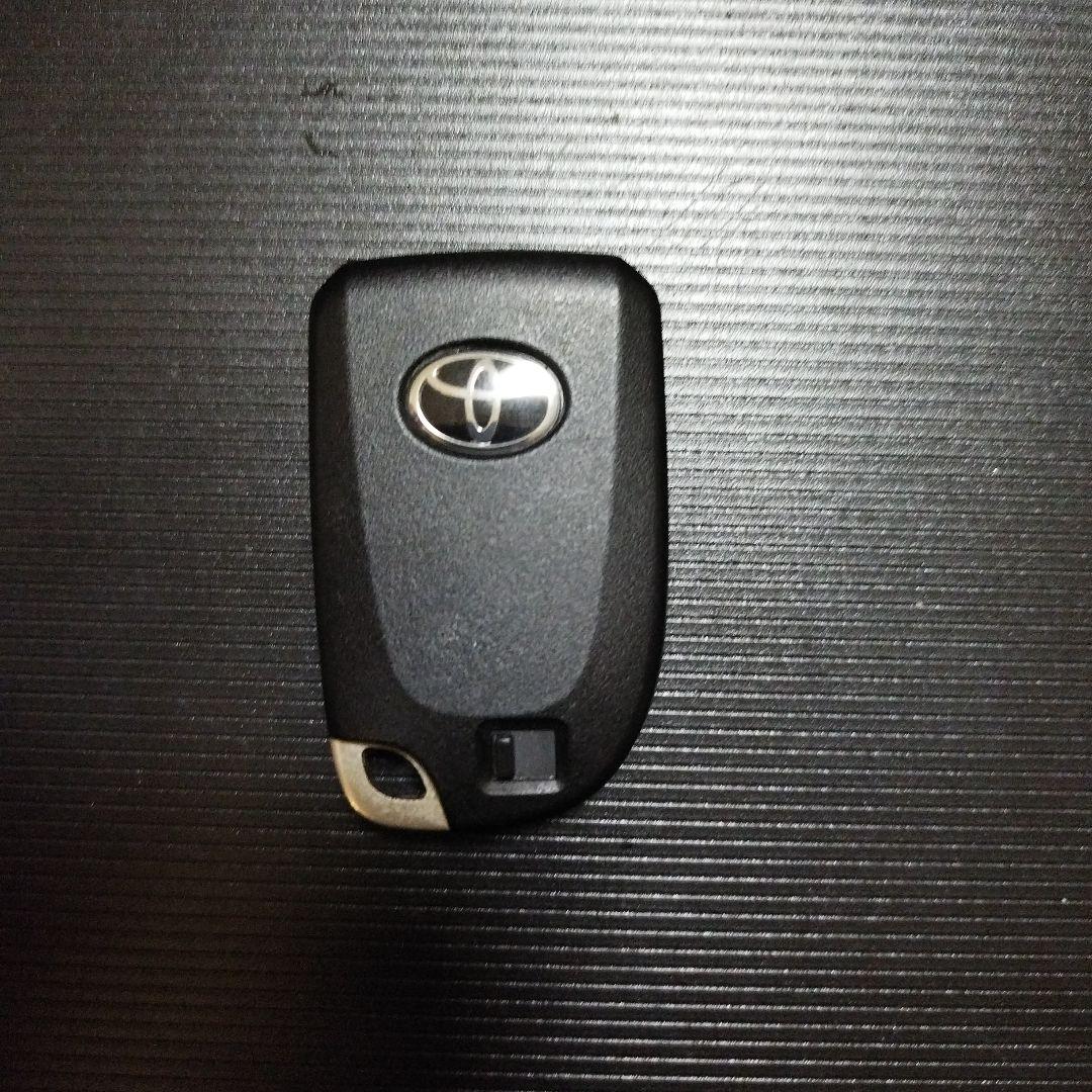トヨタ ハイエーススマートキー 4ボタン