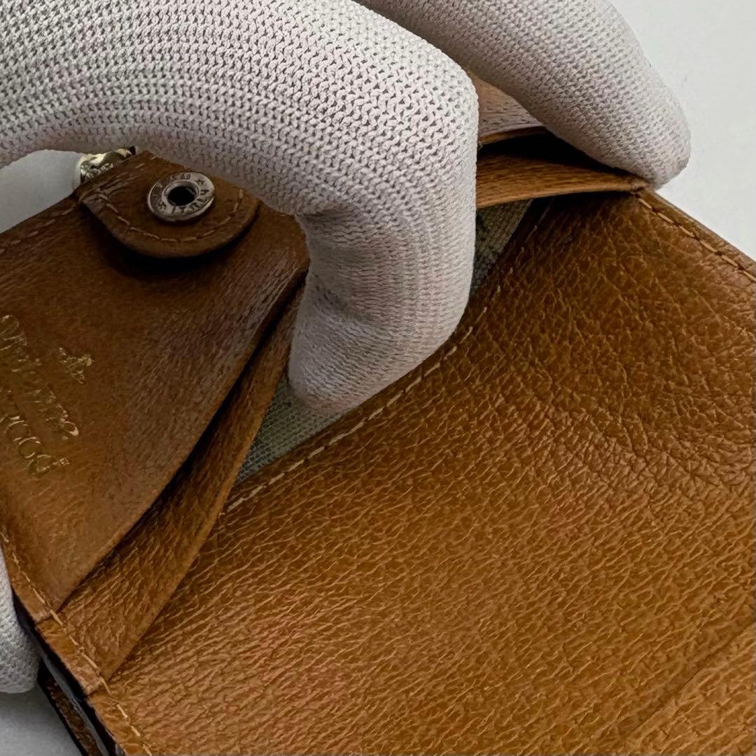 【極美品】ヴィヴィアンウエストウッド レザー 二つ折り財布 オーブ 型押し ロゴ