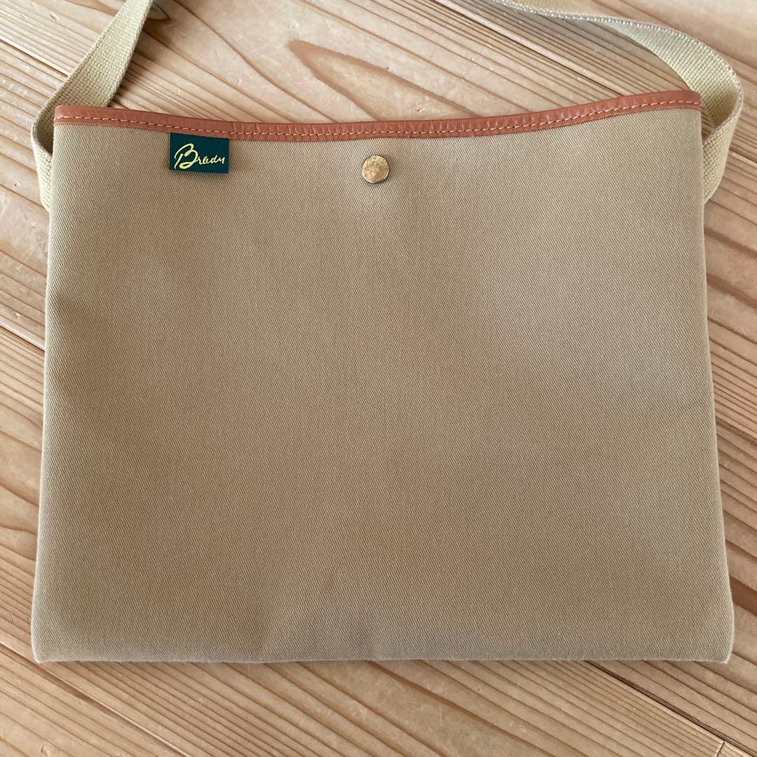 美品 廃盤 Brady ブレディ ショルダー カーキ