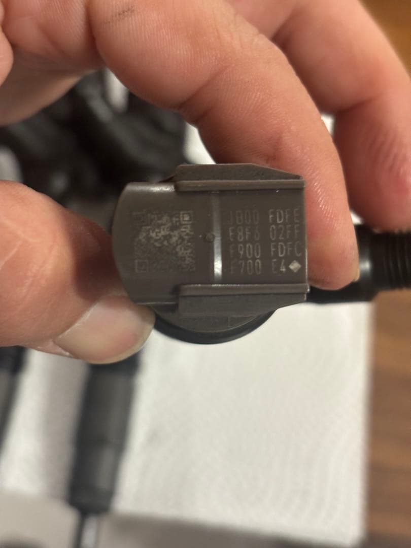 燃料インジェクター 4個セット E8F0-700-FDF