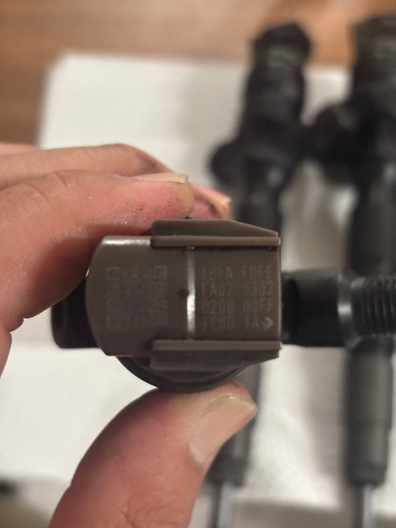 燃料インジェクター 4個セット E8F0-700-FDF