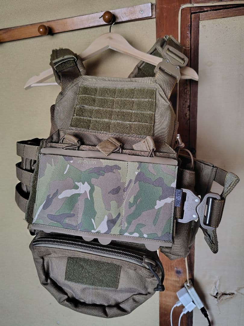 沖縄オードナンス製　プレートキャリア　Mサイズ　付属品付き