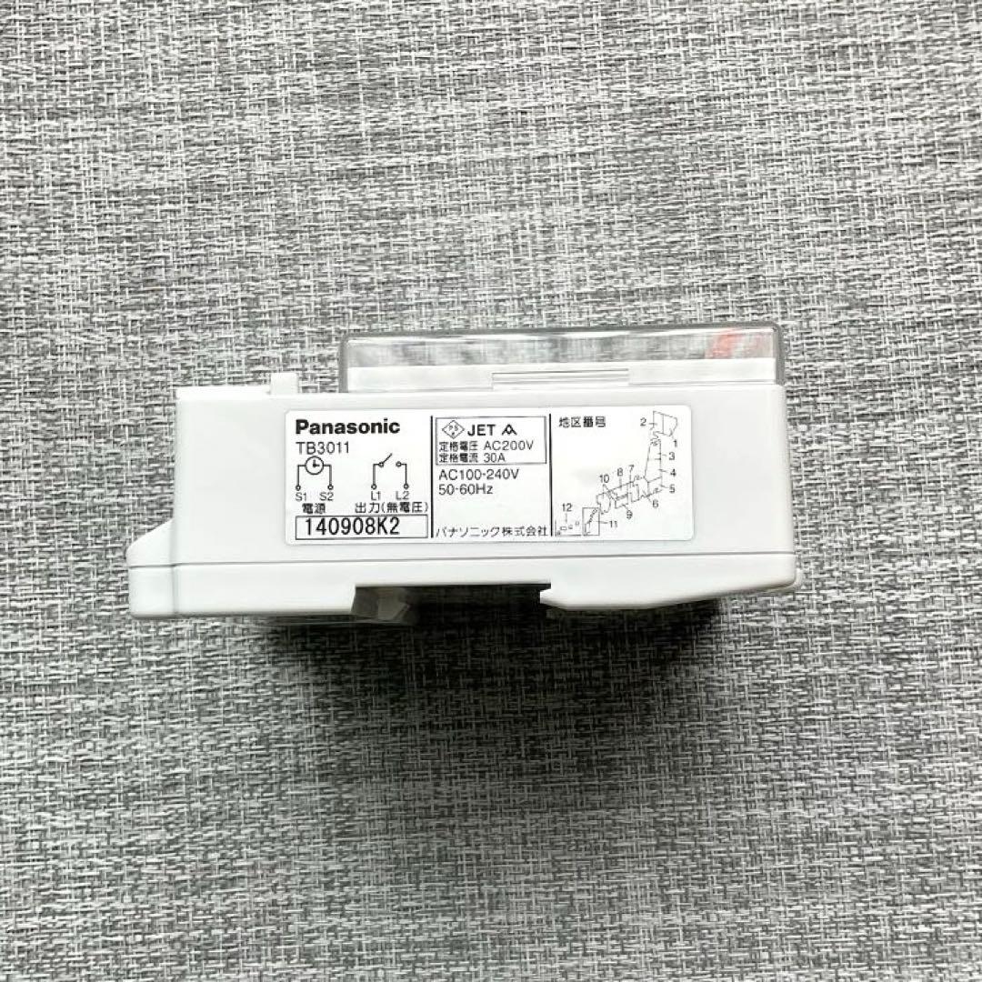 Panasonic /ボックス型ソーラータイムスイッチ TB3011 未使用品