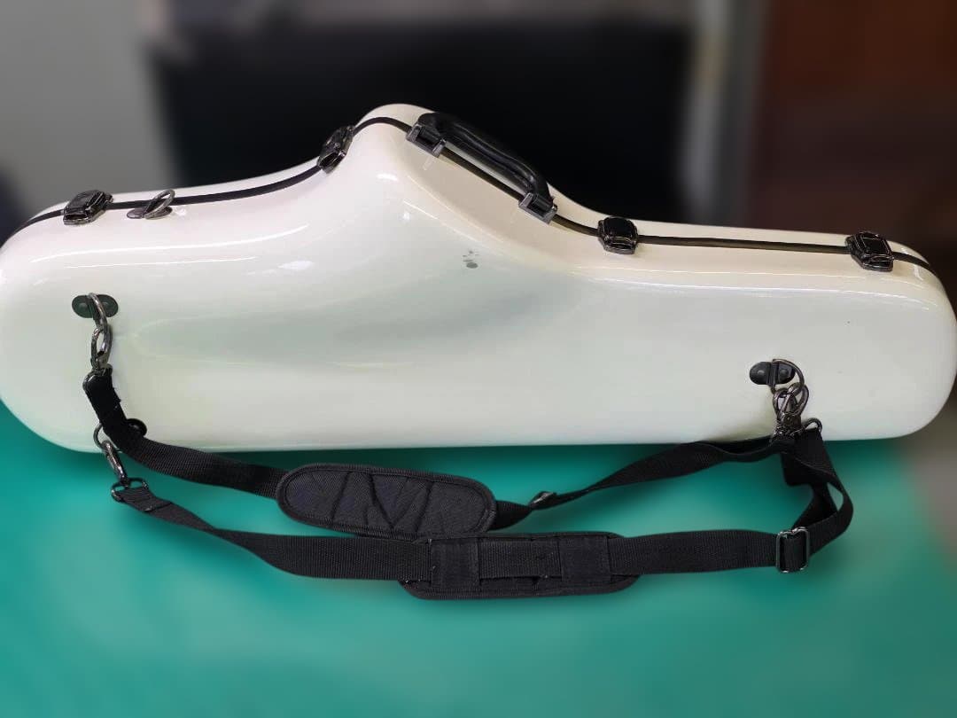 CCシャイニーケース テナーサックス用 ホワイト