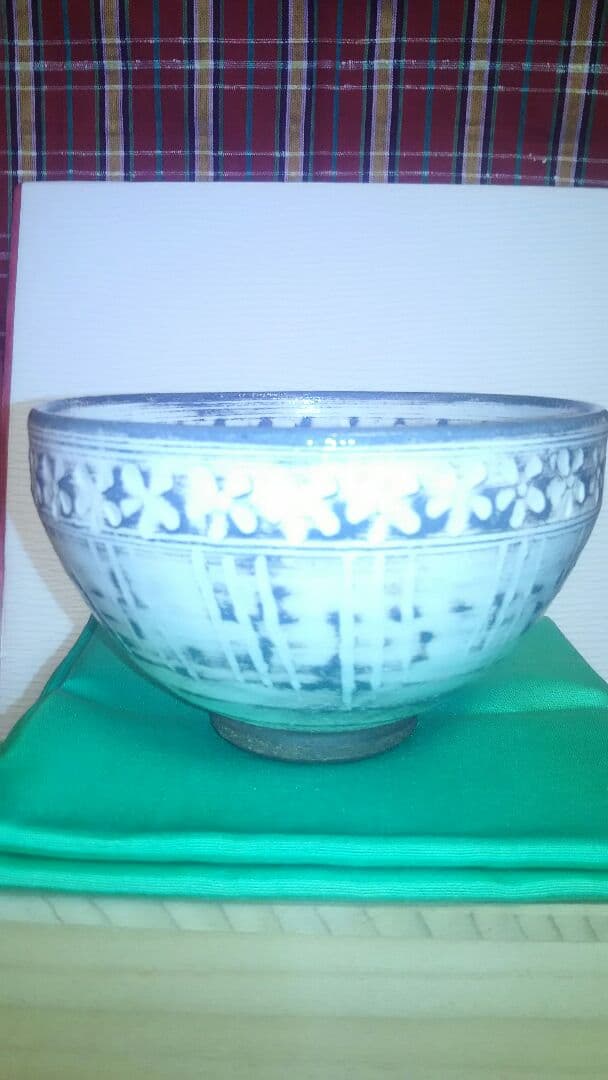 茶碗、粉引三島、晴光作