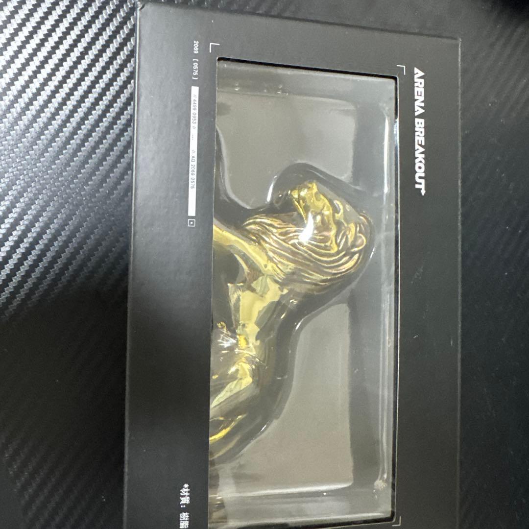 アリーナブレイクアウト 黄金のライオン像