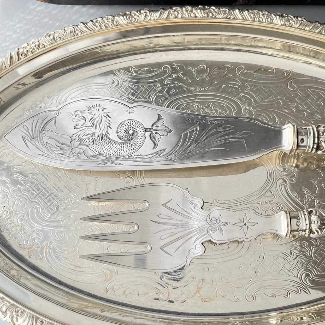 【英国】 ビクトリアンのサーバー ペア　 獅子のエングレイブ 豪奢！！！