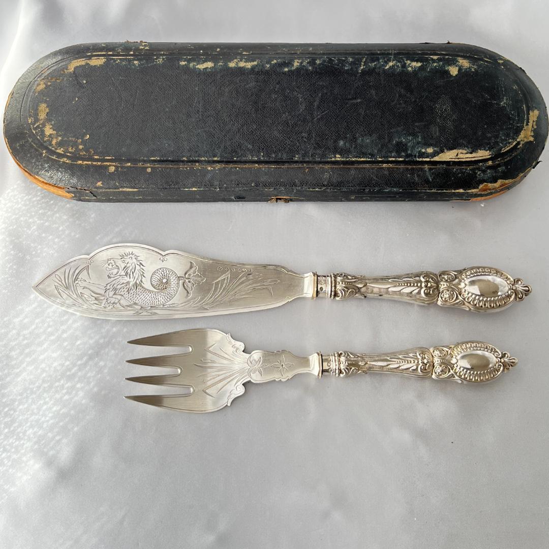 【英国】 ビクトリアンのサーバー ペア　 獅子のエングレイブ 豪奢！！！