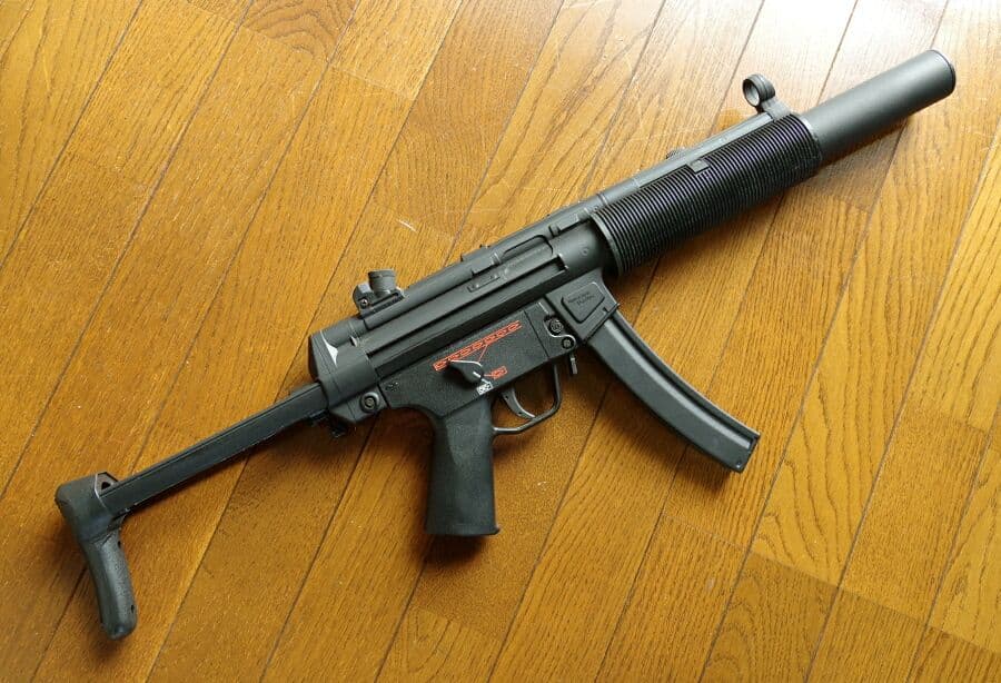 東京マルイ H&K MP5 SD6 200連射マガジン、純正バッテリー＆充電器付